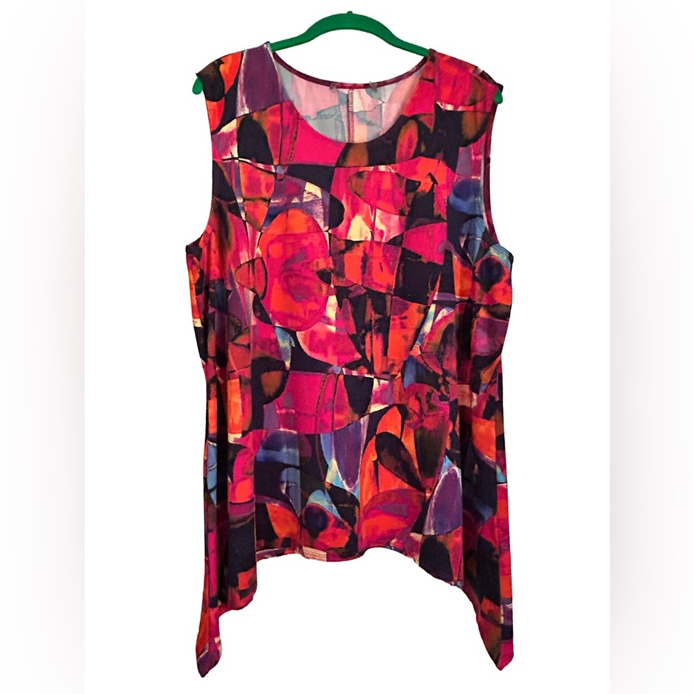 Bold Multicolor Abstract Print Asymmetrical Hem Sleeveless Plus Top Size 18-20